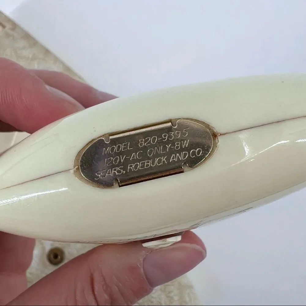 Vintage‎ Lady Kenmore electric razor works! Comes with case